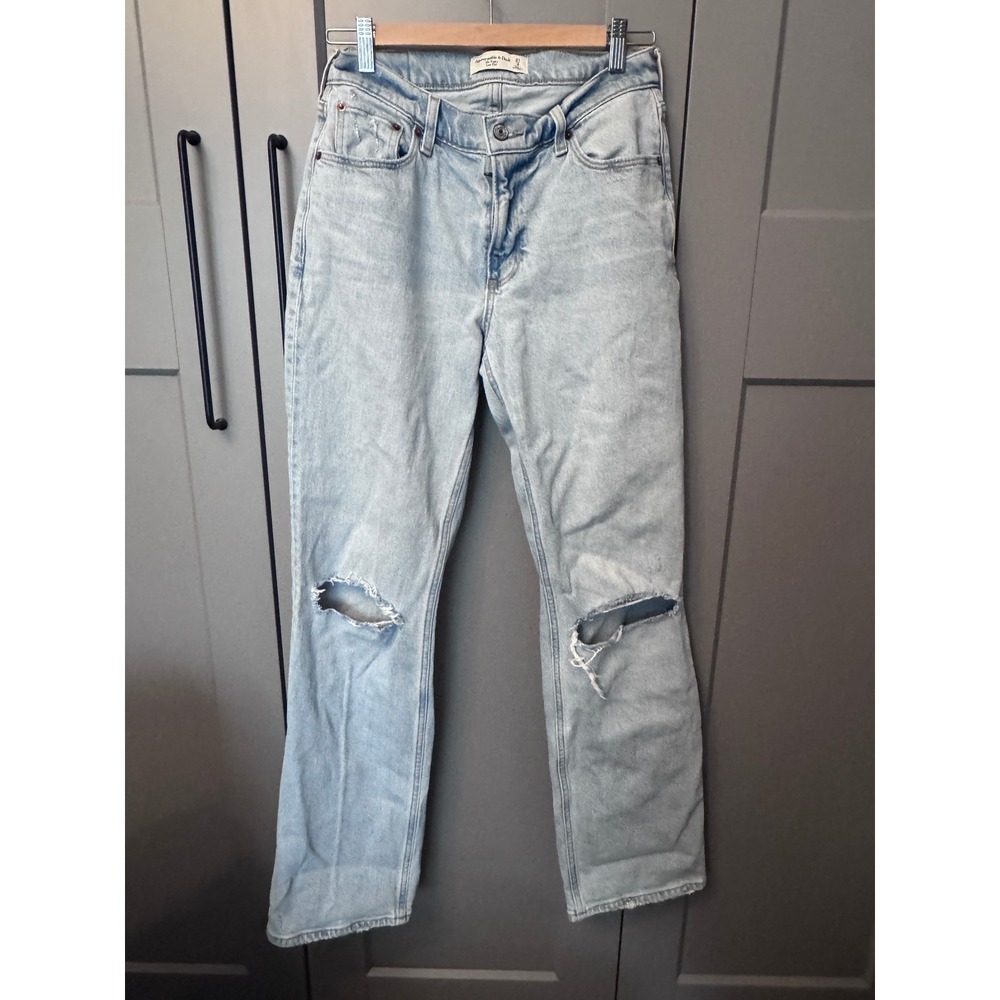 Abercrombie & Fitch The Baggy Low Rise Distressed Light Wash Jeans 27 4L Womens